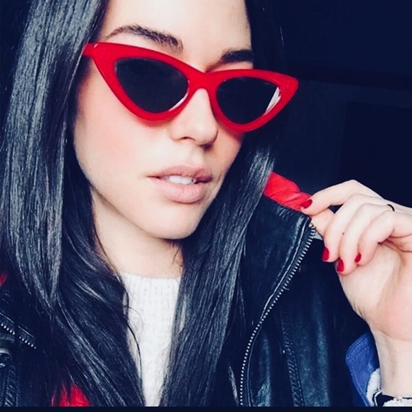 Gave2aRadChick‼️Retro-Red Cat Eye Sunnies😎 - Picture 7 of 7